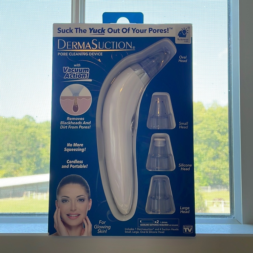 DermaSuction Pore Cleaning Device
